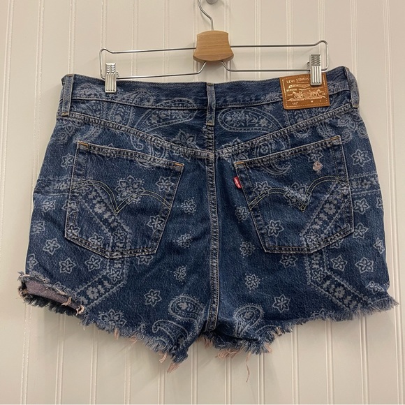NWT Levi’s 501 Paisley Print Cut Off Shorts Sz 33 - Picture 5 of 11